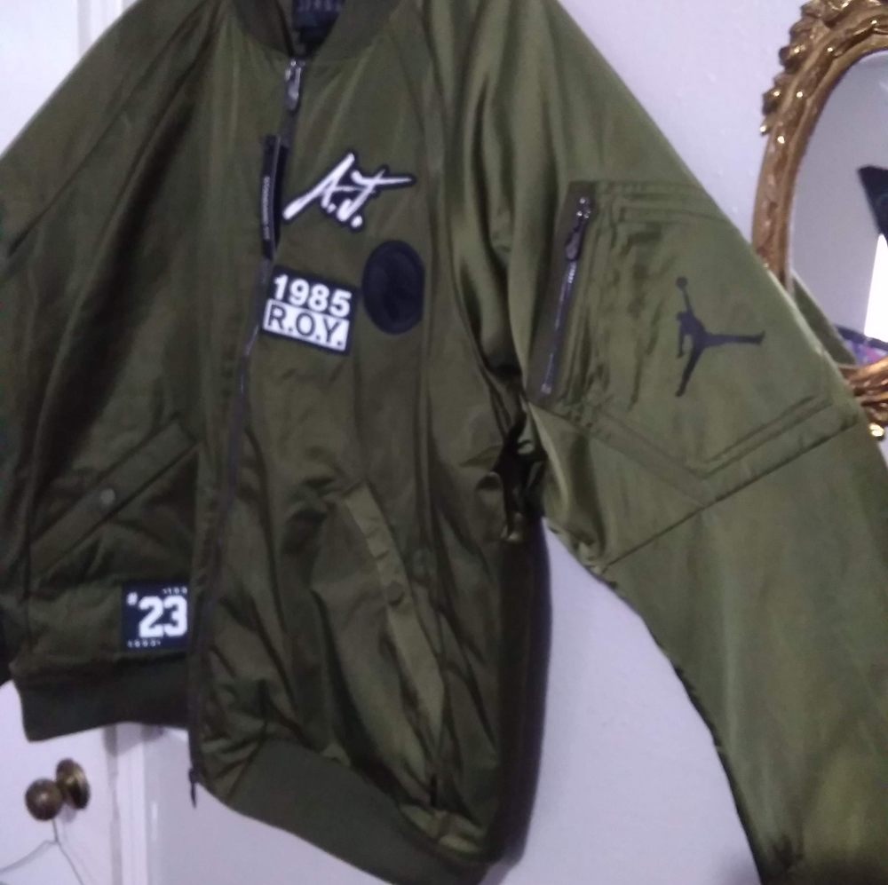 jacket - Picture 2 of 3